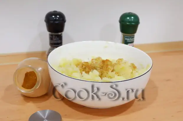 Вкуснятина из картошки и мяса (мой муж может съесть хоть целый противень) Вкуснятина из картошки и мяса (мой муж может съесть хоть целый противень) картофельные, мясом, гнёзда, Добавляем, специи, можно, противень, картофель, гнезда, мясной, перемешиваем, луком, вместе, обжариваем, кусочки, небольшие, массуРежем, сыром, морковью, насыпаем