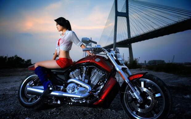 Красивые фотографии девушек с мотоциклами