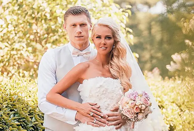 Мария Погребняк показала кадр с детьми и «картонным мужем»