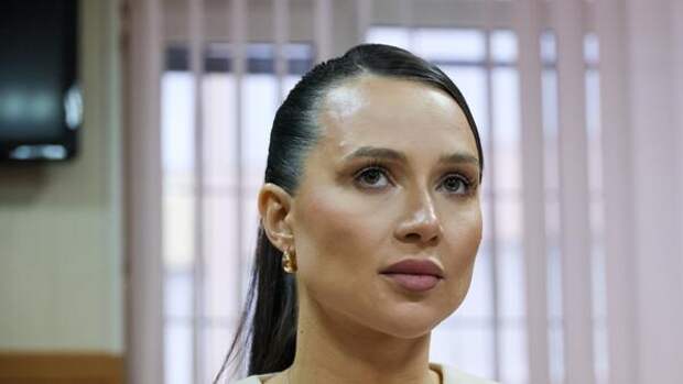 Измученная раком Лерчек подала в суд на своего стилиста