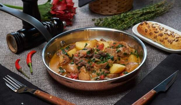 Тушёная картошка с языком. \ Фото: twitter.com. Тушёная картошка с языком. \ Фото: twitter.com.