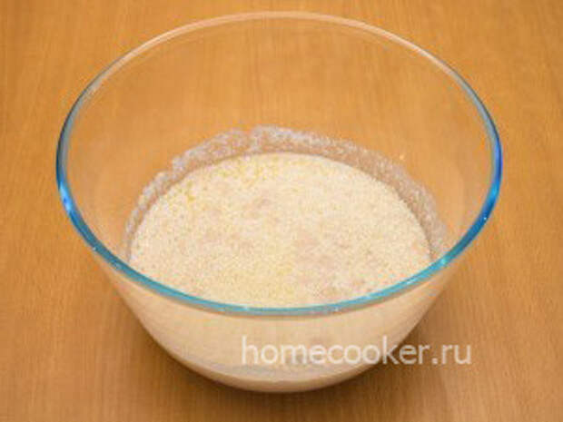 Peremeshivaem kefir i oparu 300x225 Дрожжевые пирожки