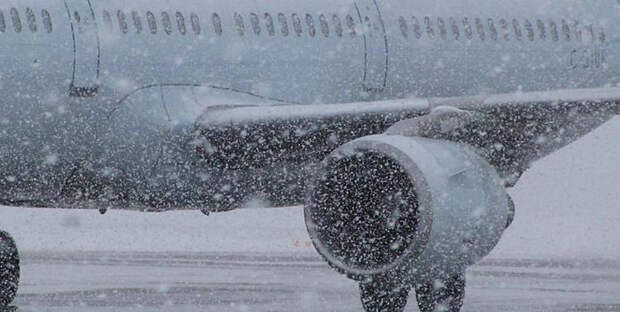 Пять рейсов в Сочи ушли на запасные аэродромы из-за непогоды