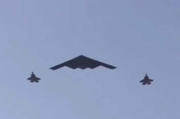 Генерал объяснил загадочные метки на ударивших по Ирану бомбардировщиках