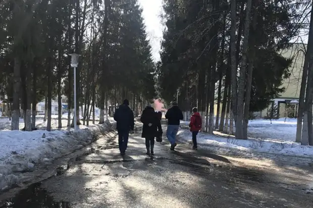 «Под обстрелами теряешь чувство времени»: беженцы из Мариуполя рассказали, как их спасали российские военные