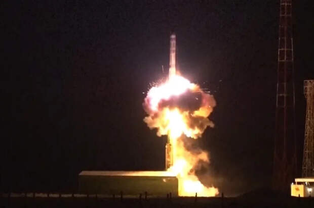 «Орешник» для Макрона: Франция на грани истерии из-за супероружия РФ