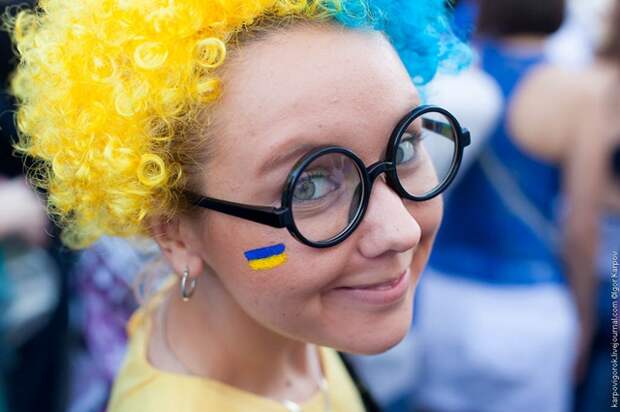 Вы заметили, как начался процесс убирания с аватаров украинских флагов, чёрных квадратов и поминальных свеч?