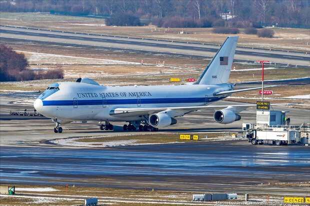 Boeing E-4