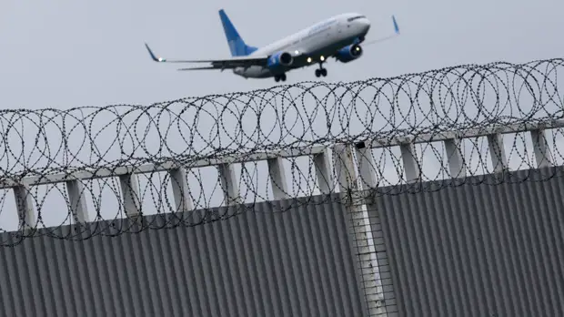 СМИ сообщили о вынужденной посадке летевшего в Москву самолёта