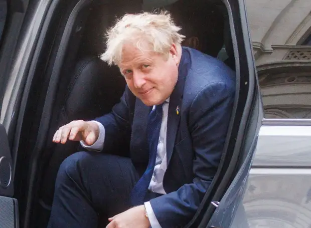 Джонсон объявил захваченных британских наемников на Украине военнопленными. Но свалил всё на Киев