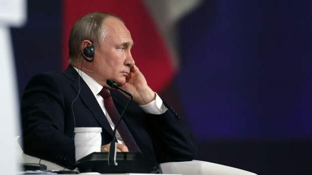 Россия ведет себя очень сдержанно по отношению к США, заявил Путин 