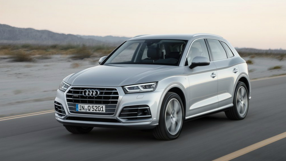 Названы сроки появления нового Audi Q5 в России