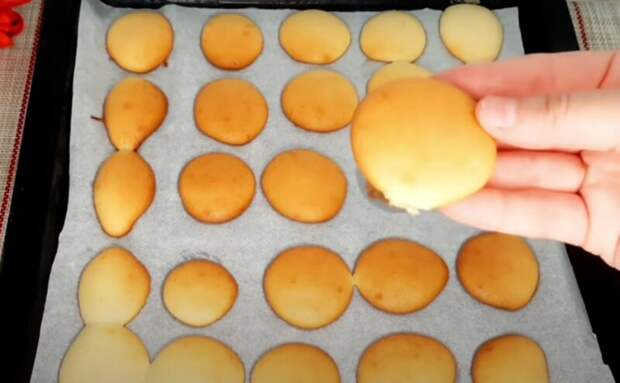 Красиво и вкусно! Обалденный рецепт сметанного торта «Черепаха»