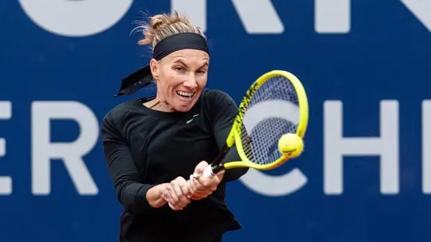 Кузнецова проиграла ван Эйтванк в первом круге Уимблдона