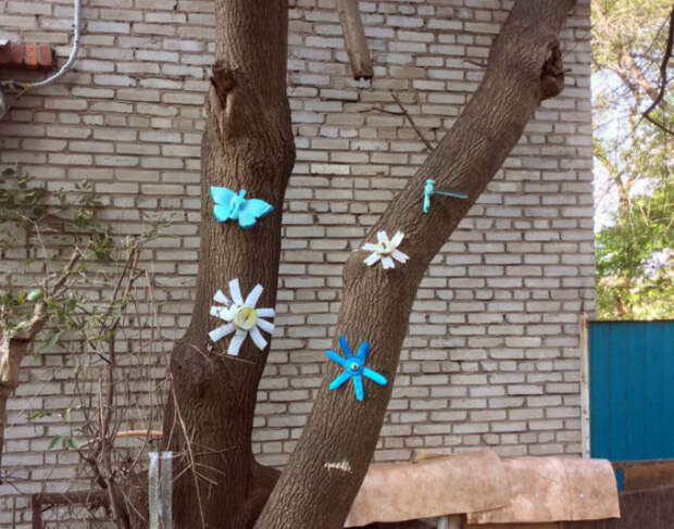 Украшение двора.