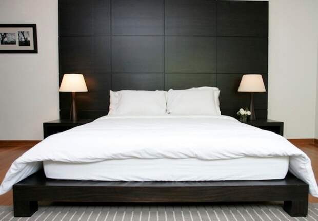Удачное решение оформить спальню в классических тонах и создать удивительный интерьер.