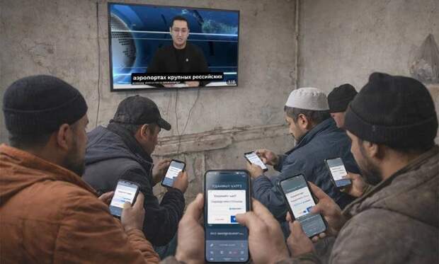 «Дядю Бахрома надо было слушать»: сбежавший из России экс-глава узбекской диаспоры учит мигрантов обманывать российских пограничников в аэропортах