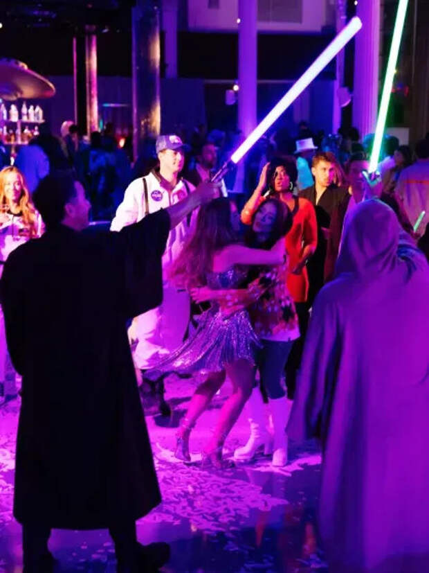 День рождения Сидни Суини