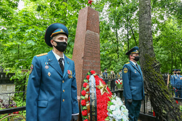 В Москве почтили память огнеборцев, погибших при исполнении служебного долга alt