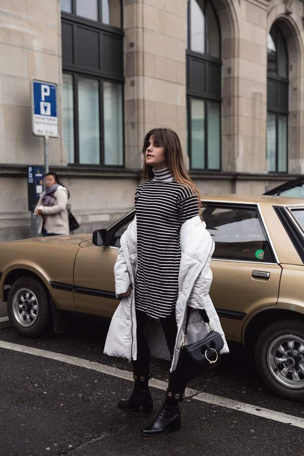 the-fashion-fraction-swiss-fashion-blogger-schweizer-modeblog-huge-white-down-jacket-jw-anderson-pierce-bag-eyelet-jeans-ivy-revel-sweater-over-sweater-casua-outfit-winter-inspiration-14