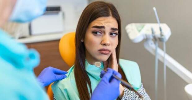 Вопрос стоматологу: «Зубы словно немеют и пульсируют, но боли нет. Что это может быть?»