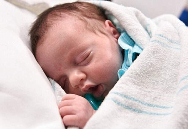 Родившаяся дважды: врачи достали ребенка из утробы, чтобы прооперировать и вернуть обратно