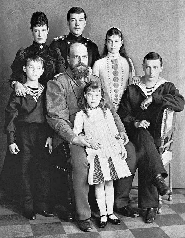 Они намного пережили своего брата: как сложилась судьба родных сестер Николая II