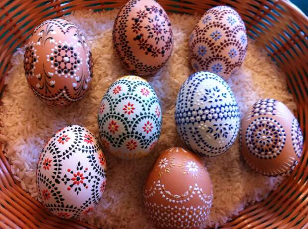Можно ли красить яйца акриловыми красками и гуашью?