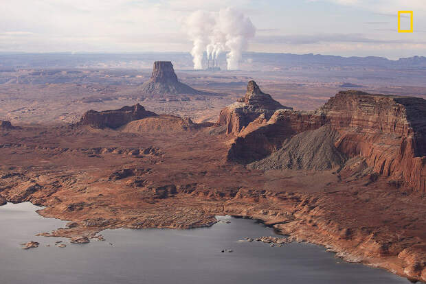 2. Арктические отражения. (Фото Mike Leske | National Geographic Your Shot):