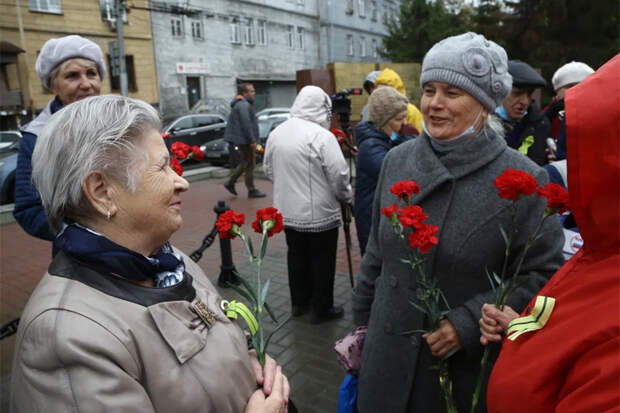 Тысячи новосибирцев в мае получат пенсии раньше срока из-за праздников