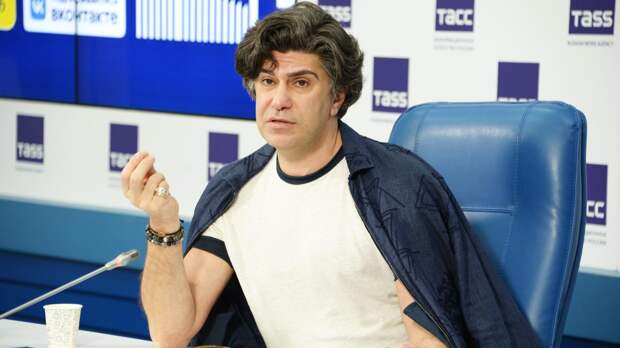 Николай Цискаридзе поделился воспоминаниями о матери: «Застала знаменитый парад 7 ноября»