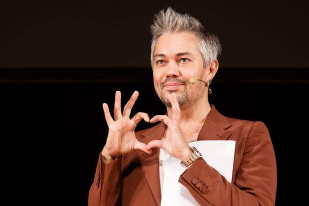 Стилист Рогов оставил без комментариев свой уход из «Модного приговора»