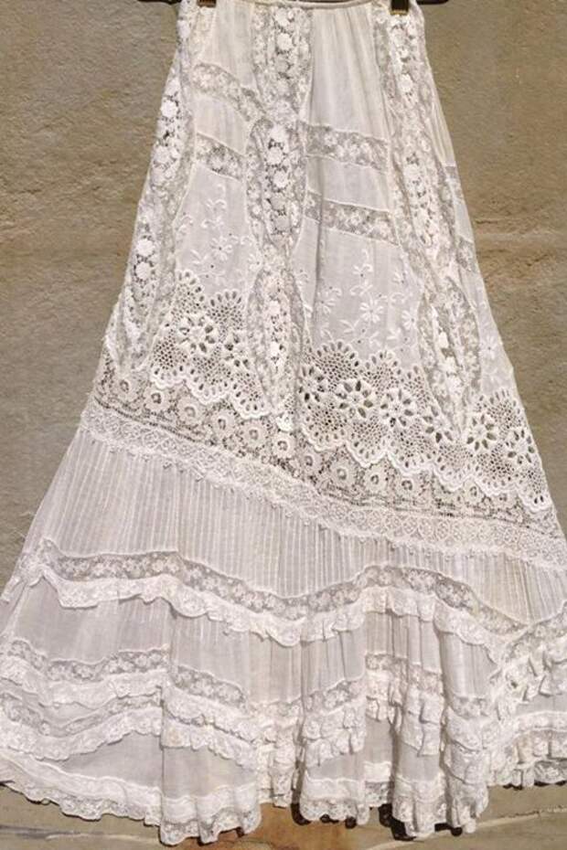 Love this skirt! Vintage white all over embroiderery Bonnie Strauss Clothing and Jewelry: 