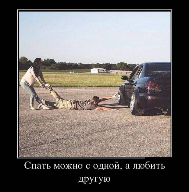 В интеллигентной семье жена встречает пьяного мужа: - Что пил, дорогой?.. В интеллигентной семье жена встречает пьяного мужа: - Что пил, дорогой?..