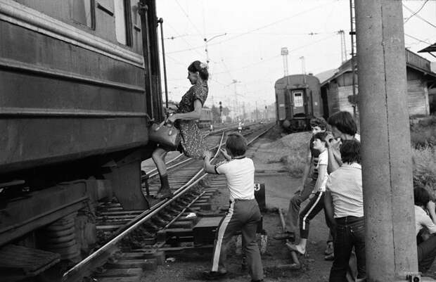 Пассажирка последнего вагона. Новокузнецк. 1983 год.