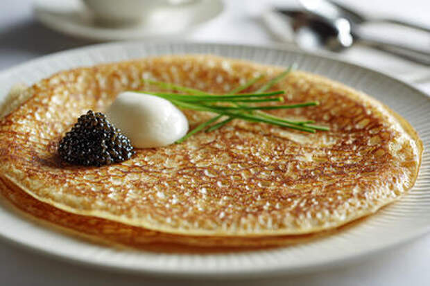 Как есть блины в Масленицу, чтобы не набрать лишний вес, рассказал эксперт