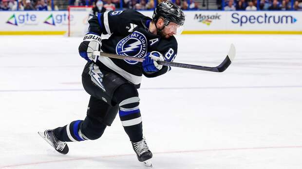 Кучеров врезался в борт после неудачного силового приема в матче с «Монреалем»