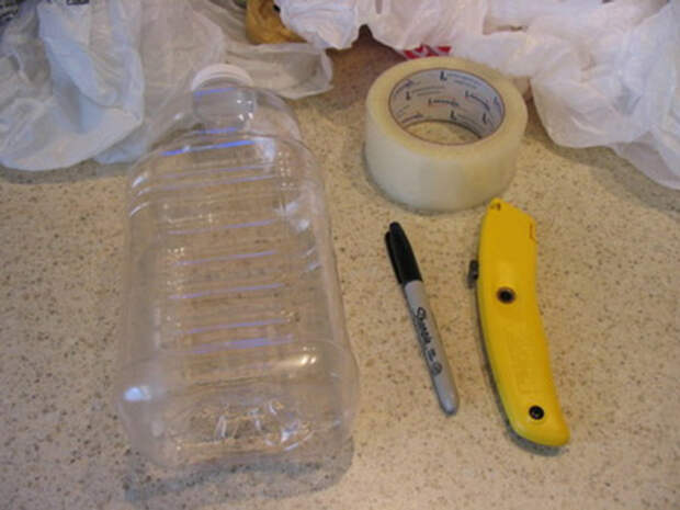 хранитель для пакетов из пластиковой бутылки