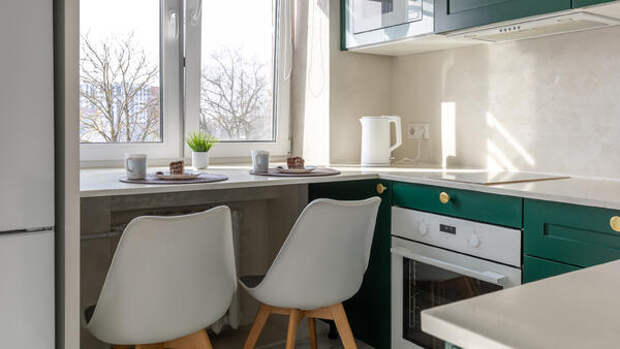 Как организовать хранение на маленькой кухне: 7 интересных решений дизайнера