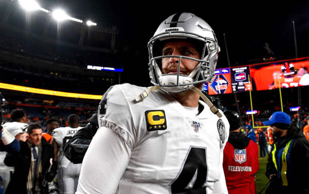 derek carr weighted vest photo