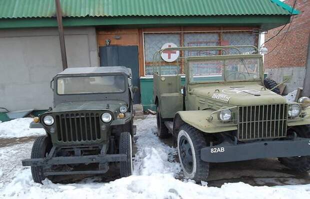 Неизвестные продают музейные авто (4 фото)