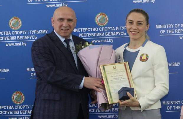 В Министерстве спорта и туризма чествовали тренеров и спортсменов по современному пятиборью.