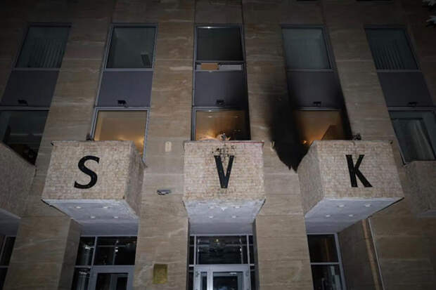 iDNES: полиция разыскивает преступника, напавшего на "Русский дом" в Праге