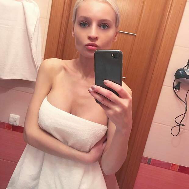 Барби из России утверждает, что её красота естественна