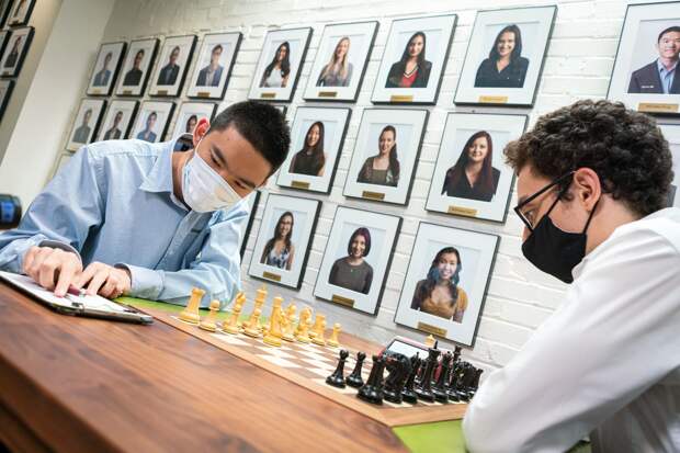 GMs Xiong and Caruana