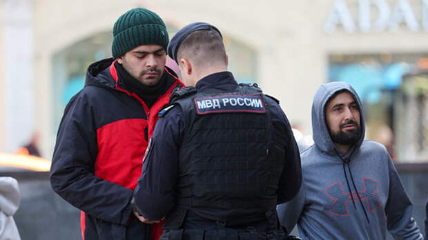 На Кубани полицейский потребовал паспорт у мигранта, но получил удар