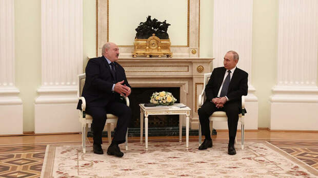 Лукашенко рассказал о вечном споре с Путиным