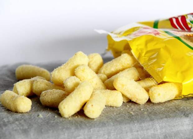Кукурузные палочки со вкусом сыра. \ Фото: google.ru.