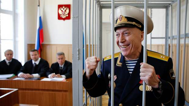 Судья пощадила контр-адмирала, который украл 592 млн. рублей и отправила на свободу со штрафом в 500. тыс. рублей