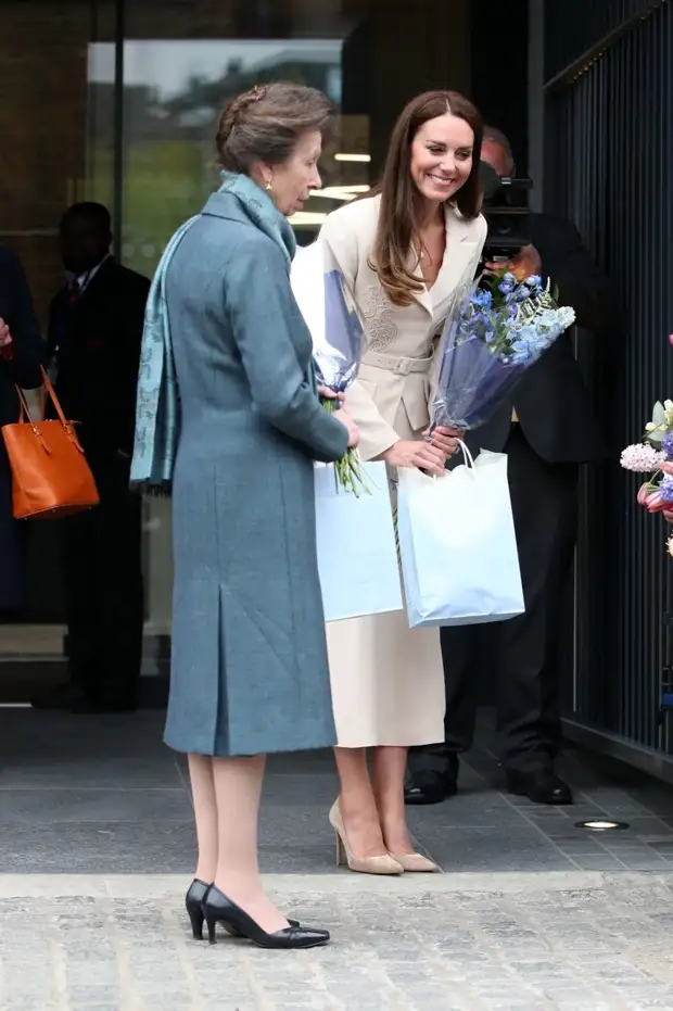 Кейт Миддлтон и принцесса Анна впервые вместе вышли в свет